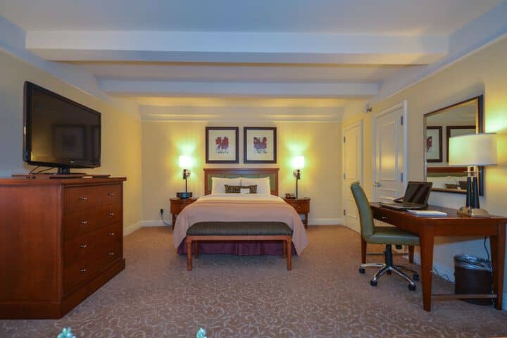 Room 9 of 50