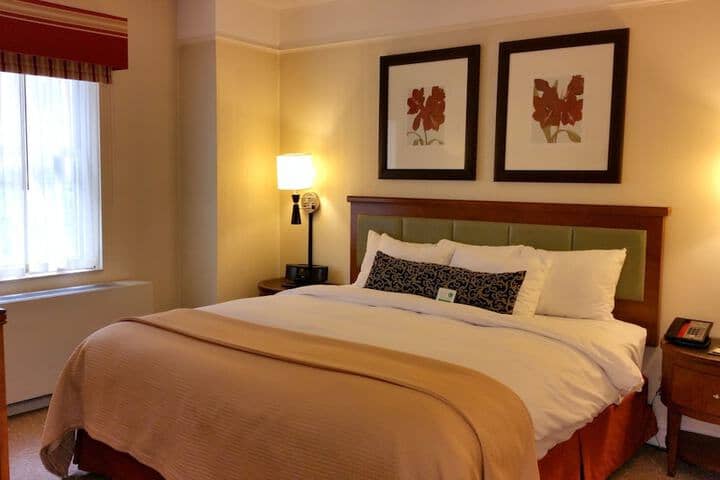 Room 6 of 50